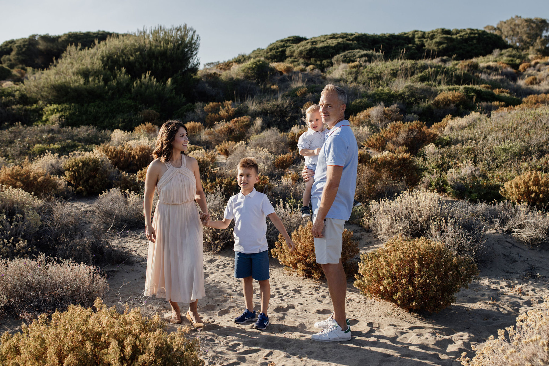 Sesión fotográfica de familia en Cabopino en Marbella