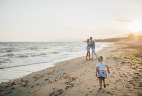 Sesión de fotos de familia en Cabopino, Marbella