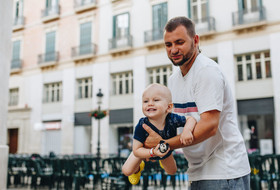 Family photo set in Málaga