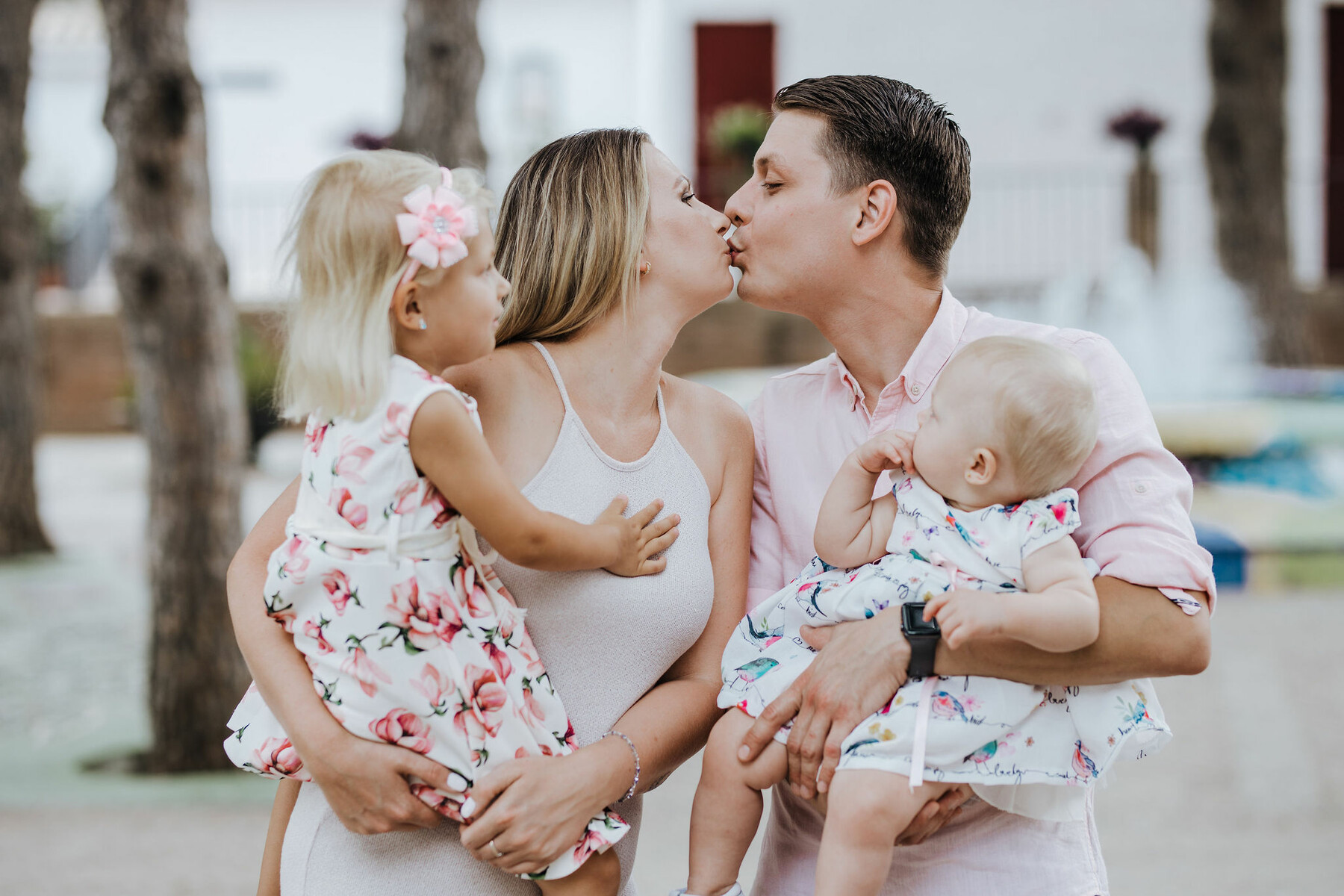 Family photo set in Mijas Pueblo