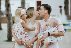 Family photo set in Mijas Pueblo