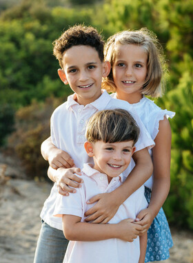 Семейная фотосъемка на пляже в Марбелье, Малаге