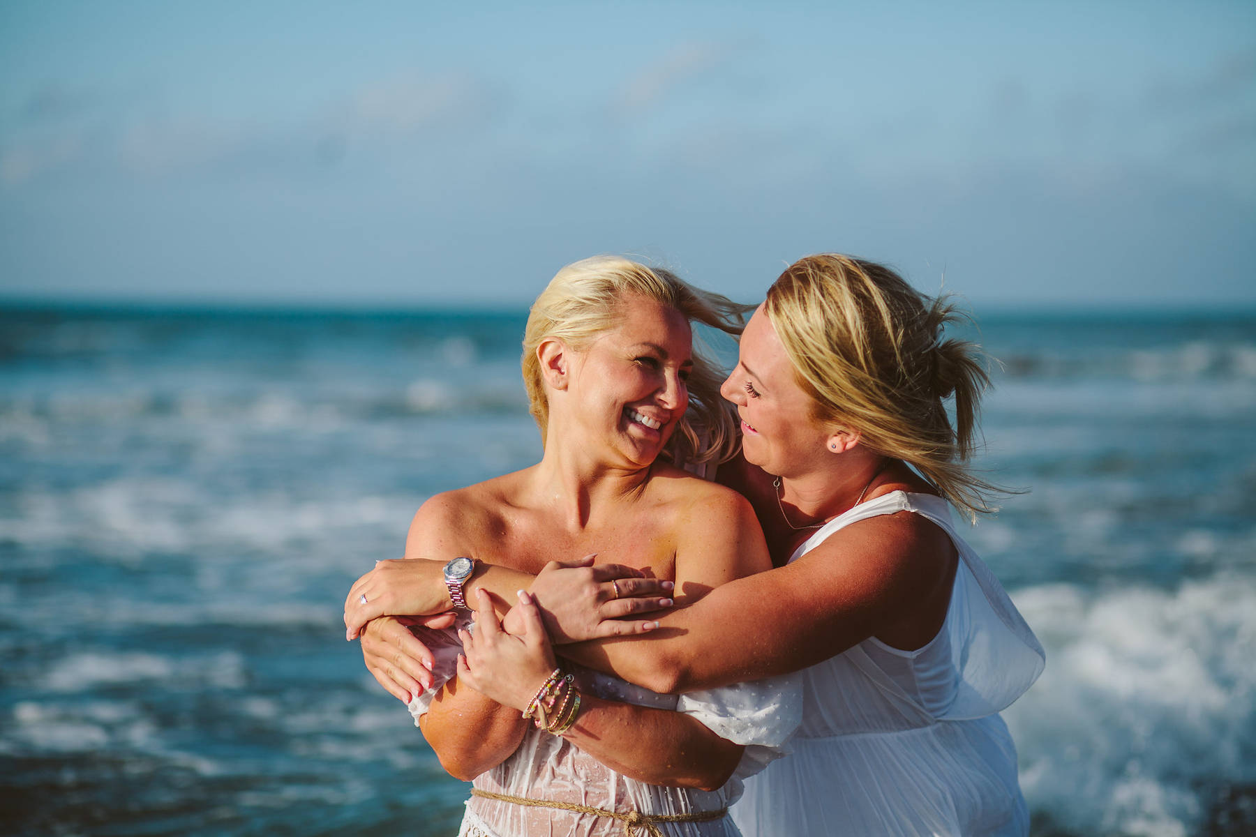 Photo shoot of two friends at Mijas Costa