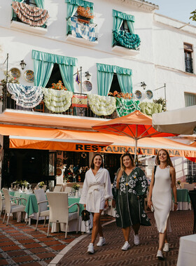 Sesión de fotos para tres amigas en el Centro de Marbella