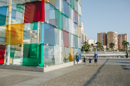 Family photo shoot in the Port of Málaga