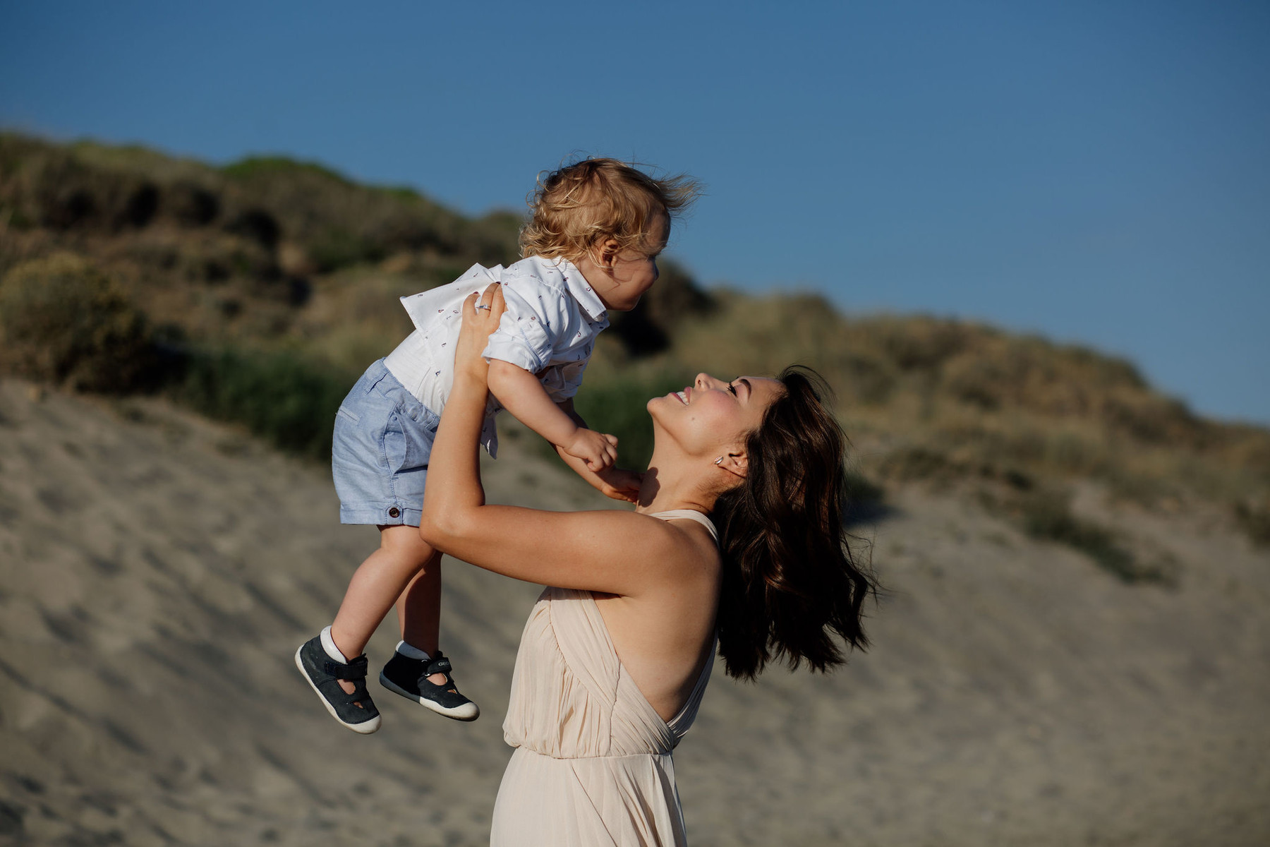 Sesión fotográfica de familia en Cabopino en Marbella