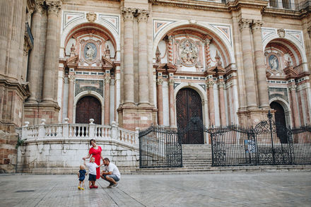 Family photo set in Málaga