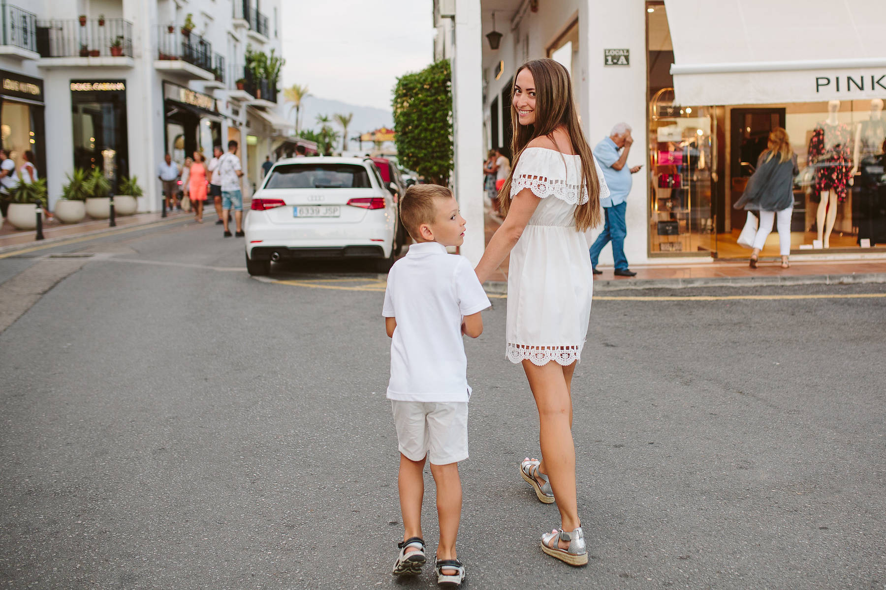 Family photo shooting in Puerto Banús in Marbella