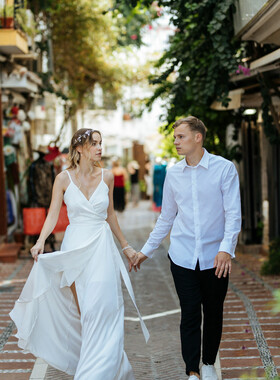 Свадебная прогулочкая фотосъемка в Марбелье