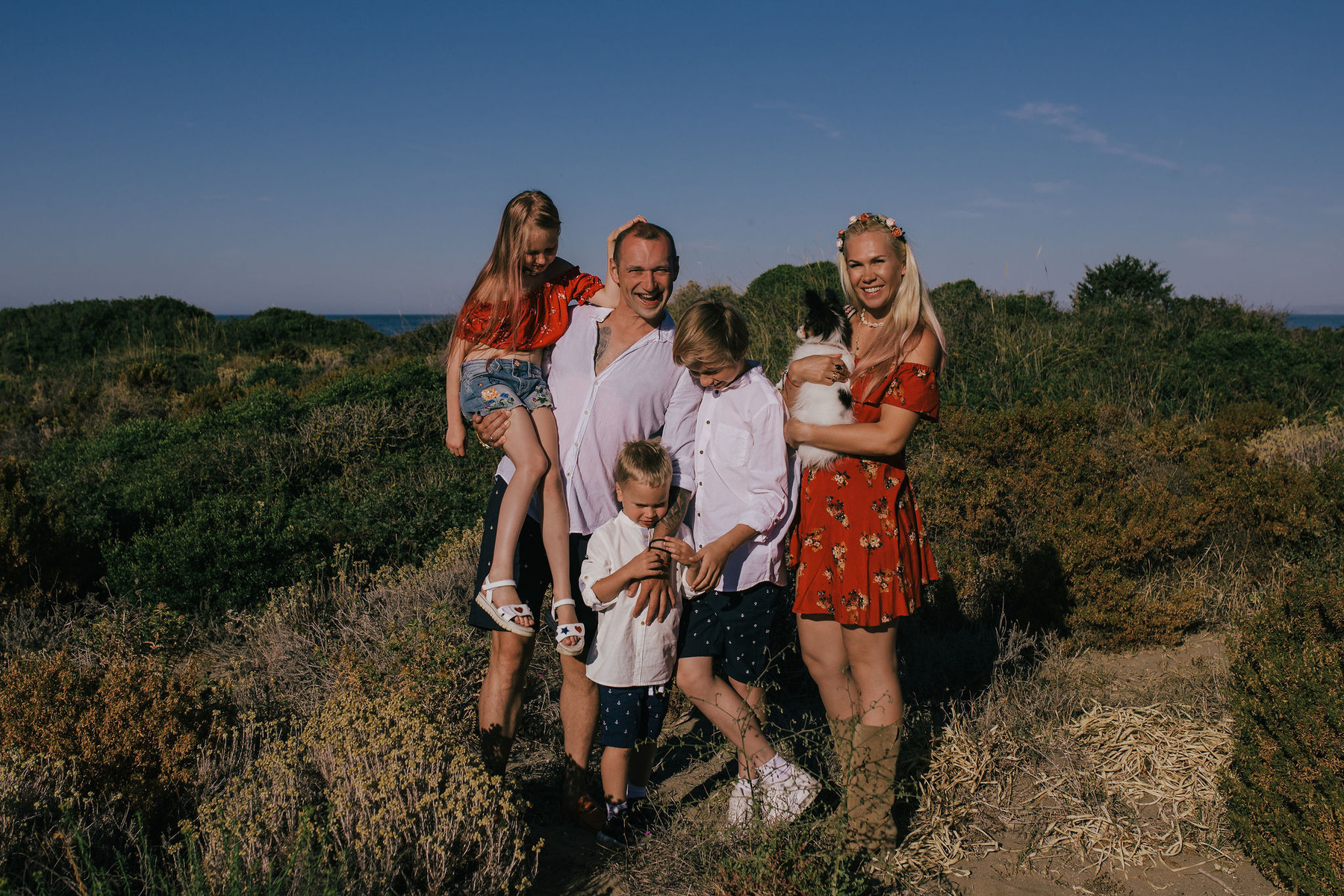Family photo shoot in bohemian style in Marbella