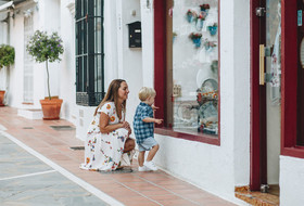 Fotografía de familia en el Centro de Marbella
