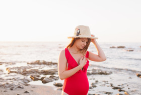 Sesión fotográfica de embarazo en Riviera del Sol