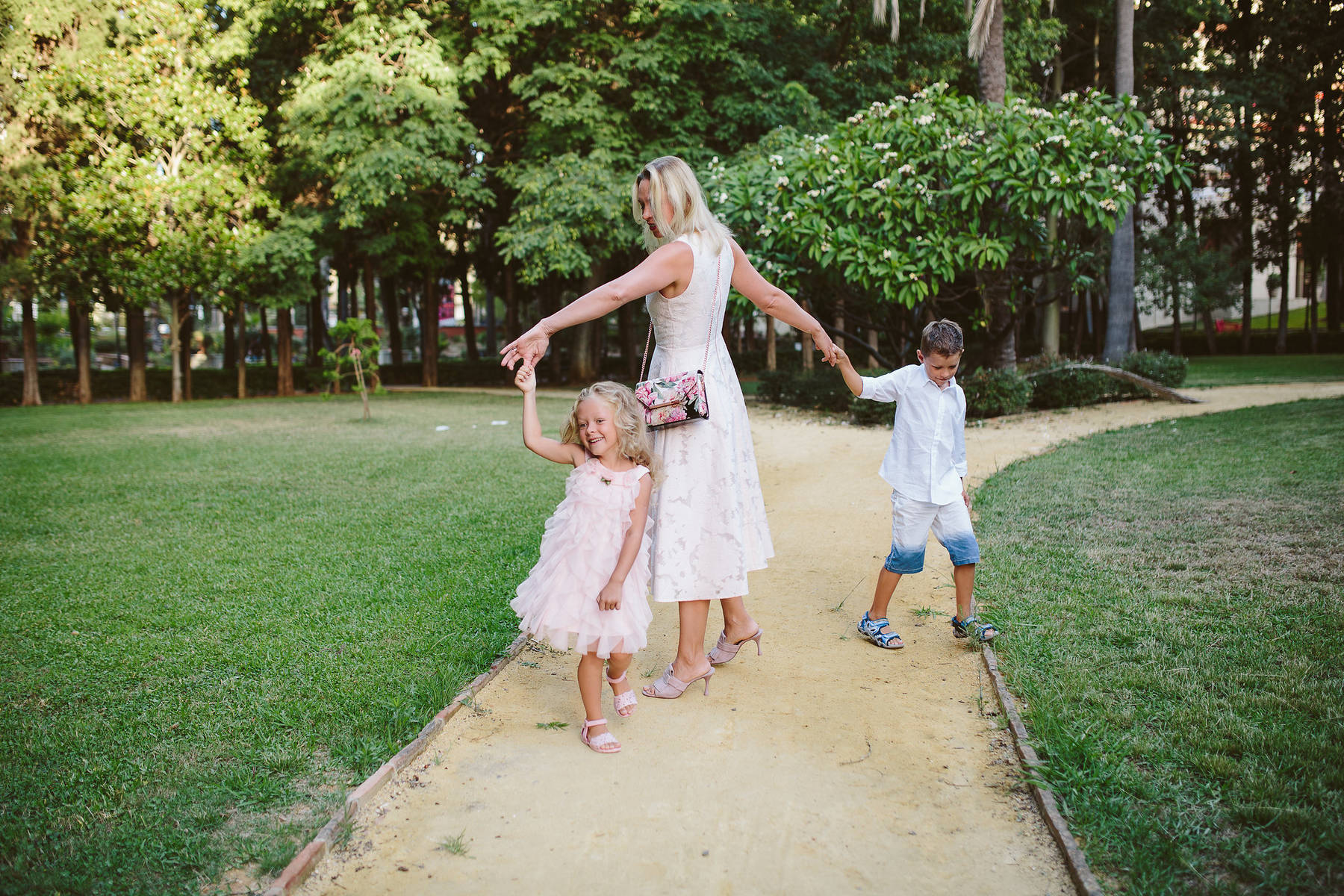 Sesión de fotos de familia en el Parque deución en Marbella