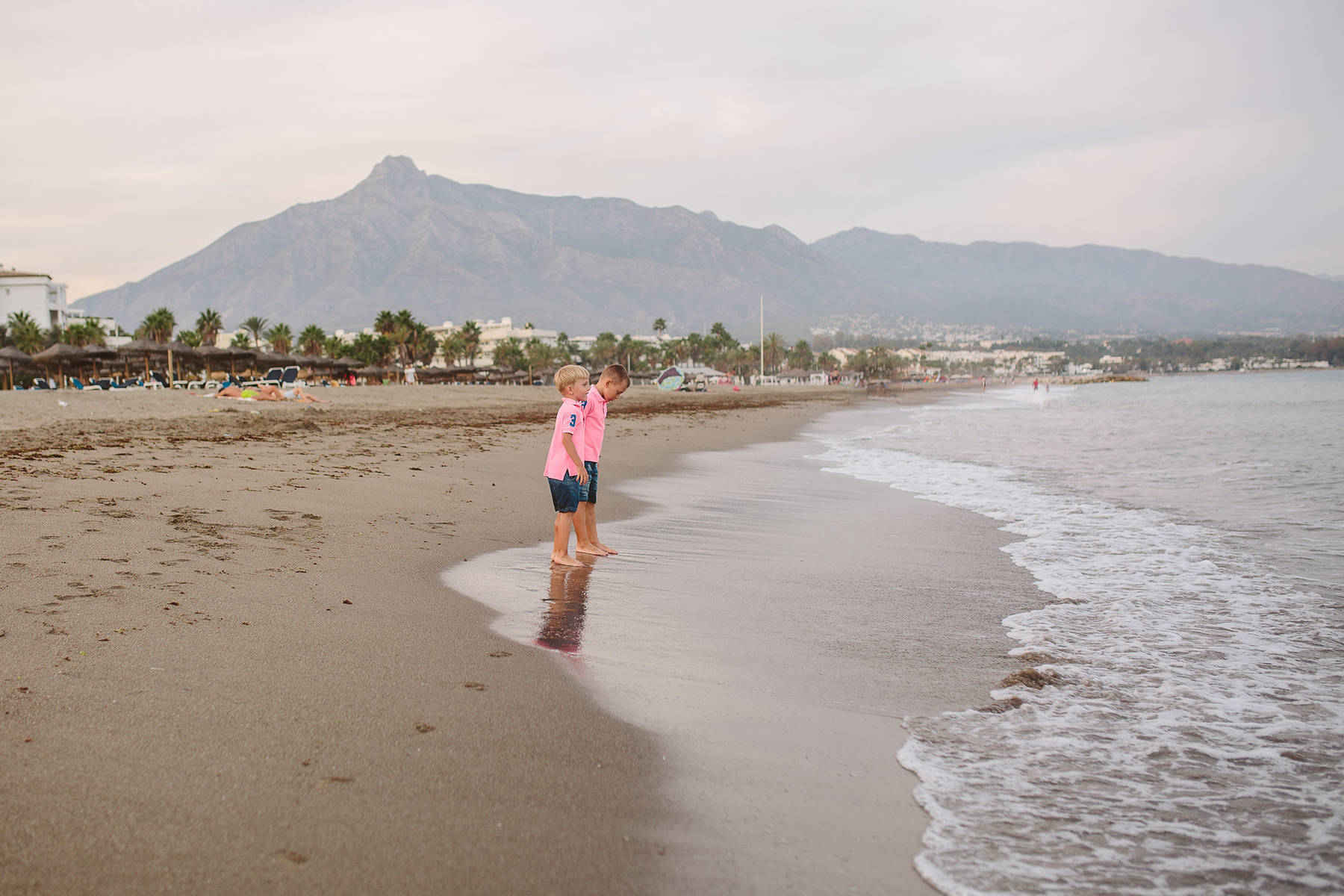 Sesión de fotos de familia en el Puerto Banús en Marbella 