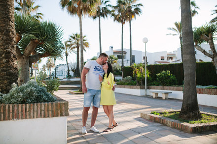 Sesión de fotos de familia en el Puerto de la Duquesa en Manilva