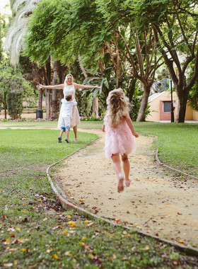 Family photo shoot at the Park of Marbella
