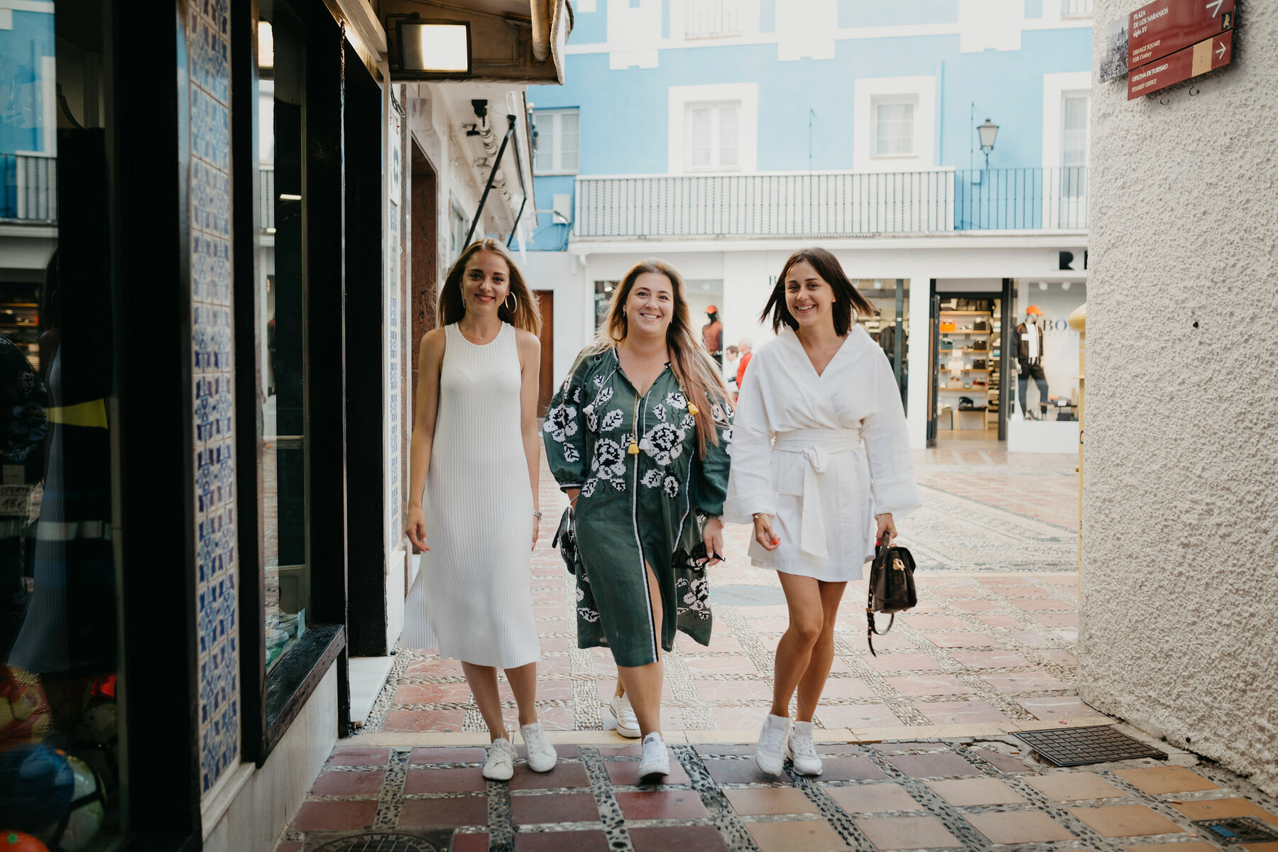 Sesión de fotos para tres amigas en el Centro de Marbella