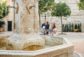 Fotografía de familia en el Centro de Marbella