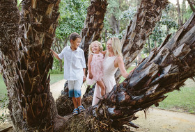 Family photo shoot at the Park of Marbella