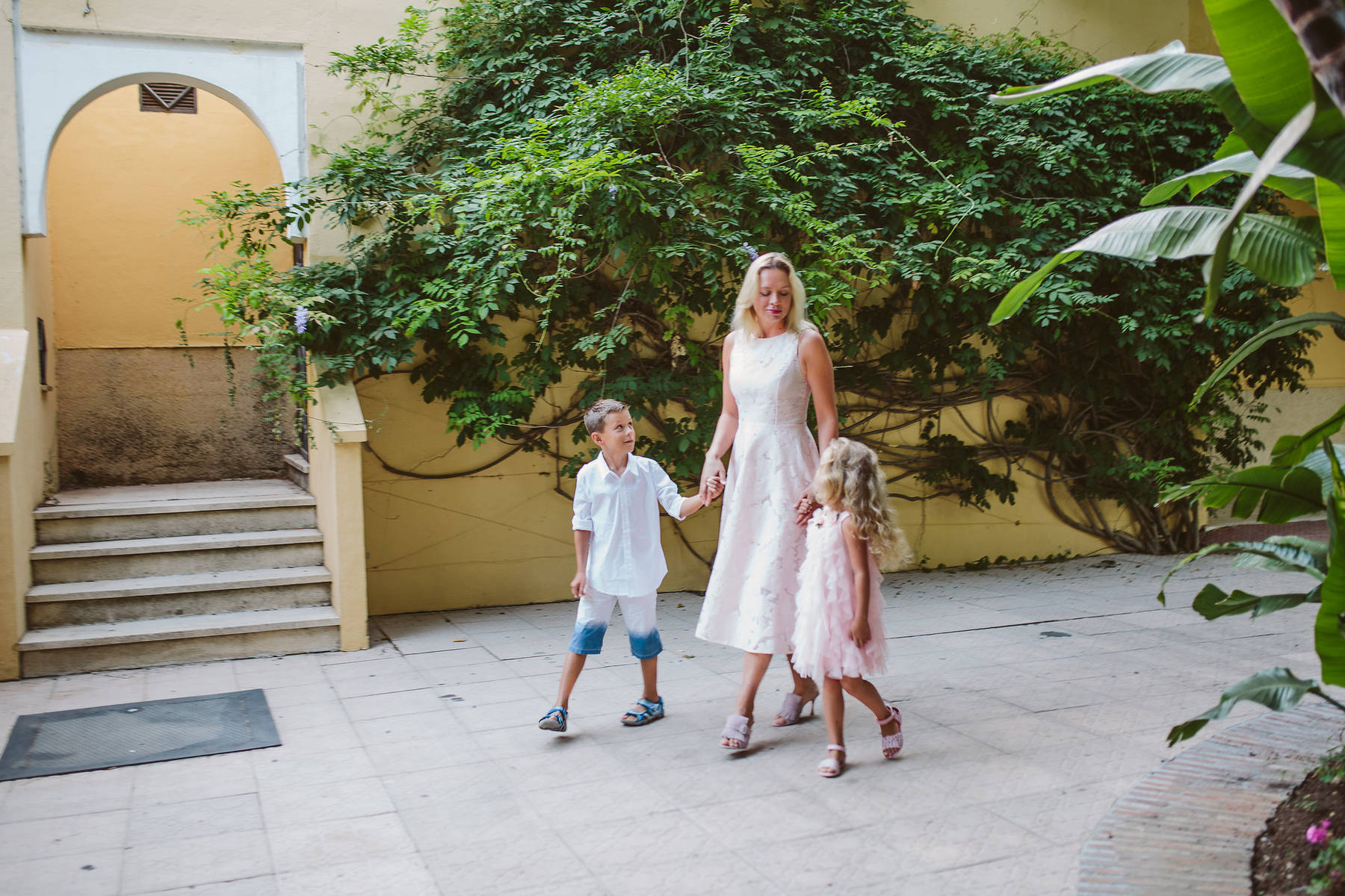 Sesión de fotos de familia en el Parque deución en Marbella