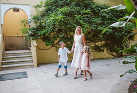 Family photo shoot at the Park of Marbella