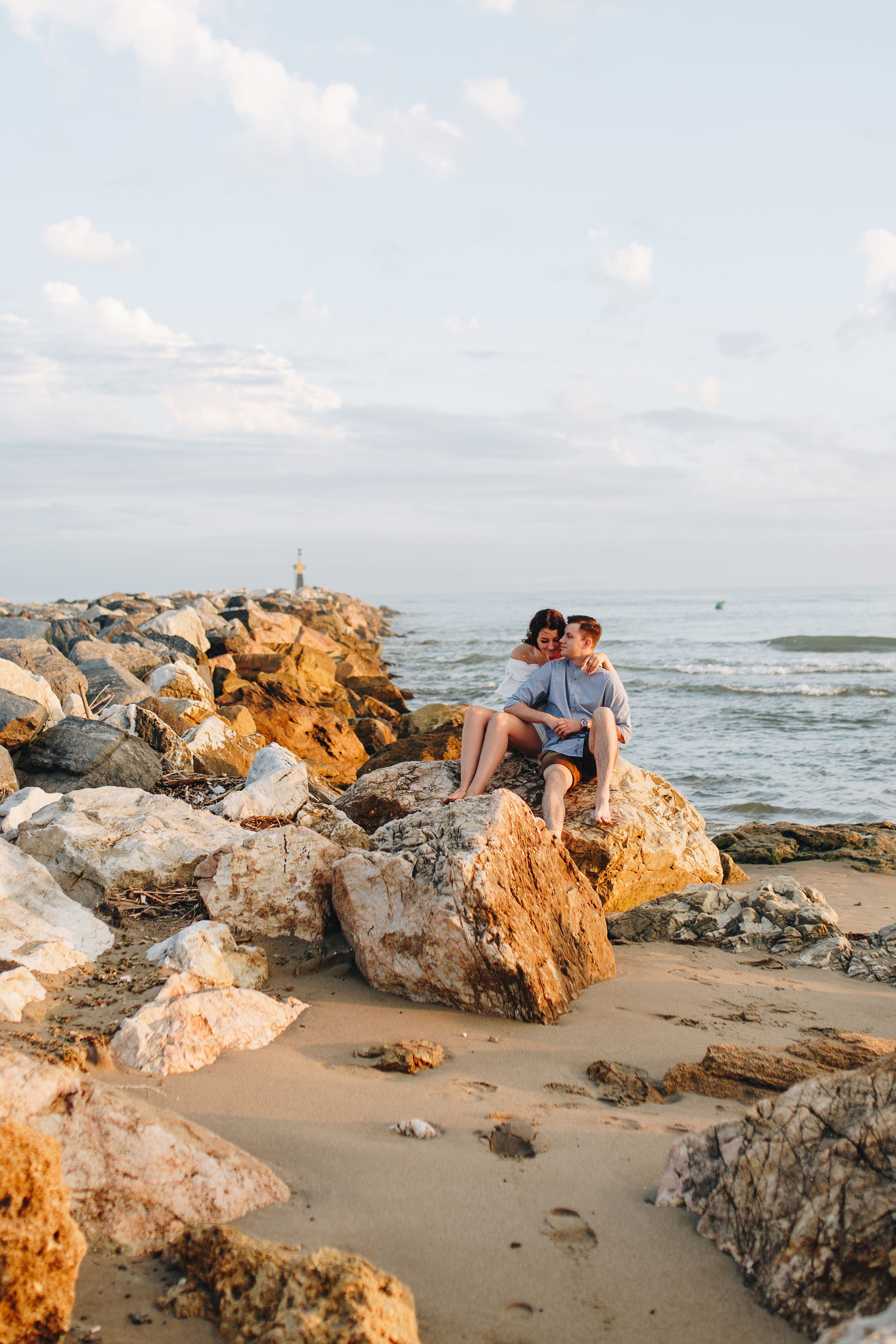 Love Story photo set on the beach in Marbella