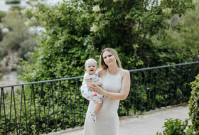 Family photo set in Mijas Pueblo