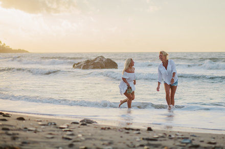 Photo shoot of two friends at Mijas Costa