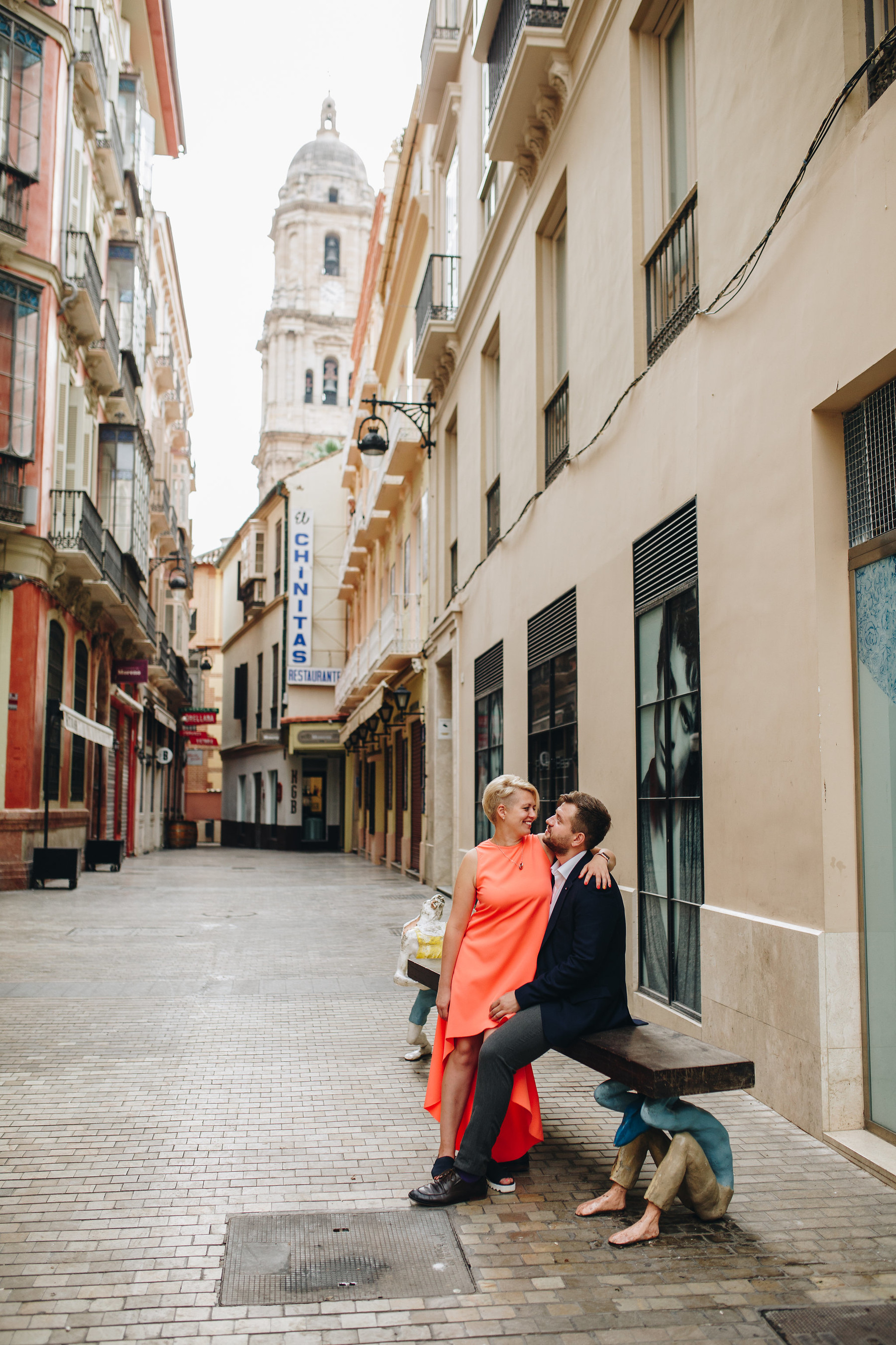 Anniversary family photo set in Malaga