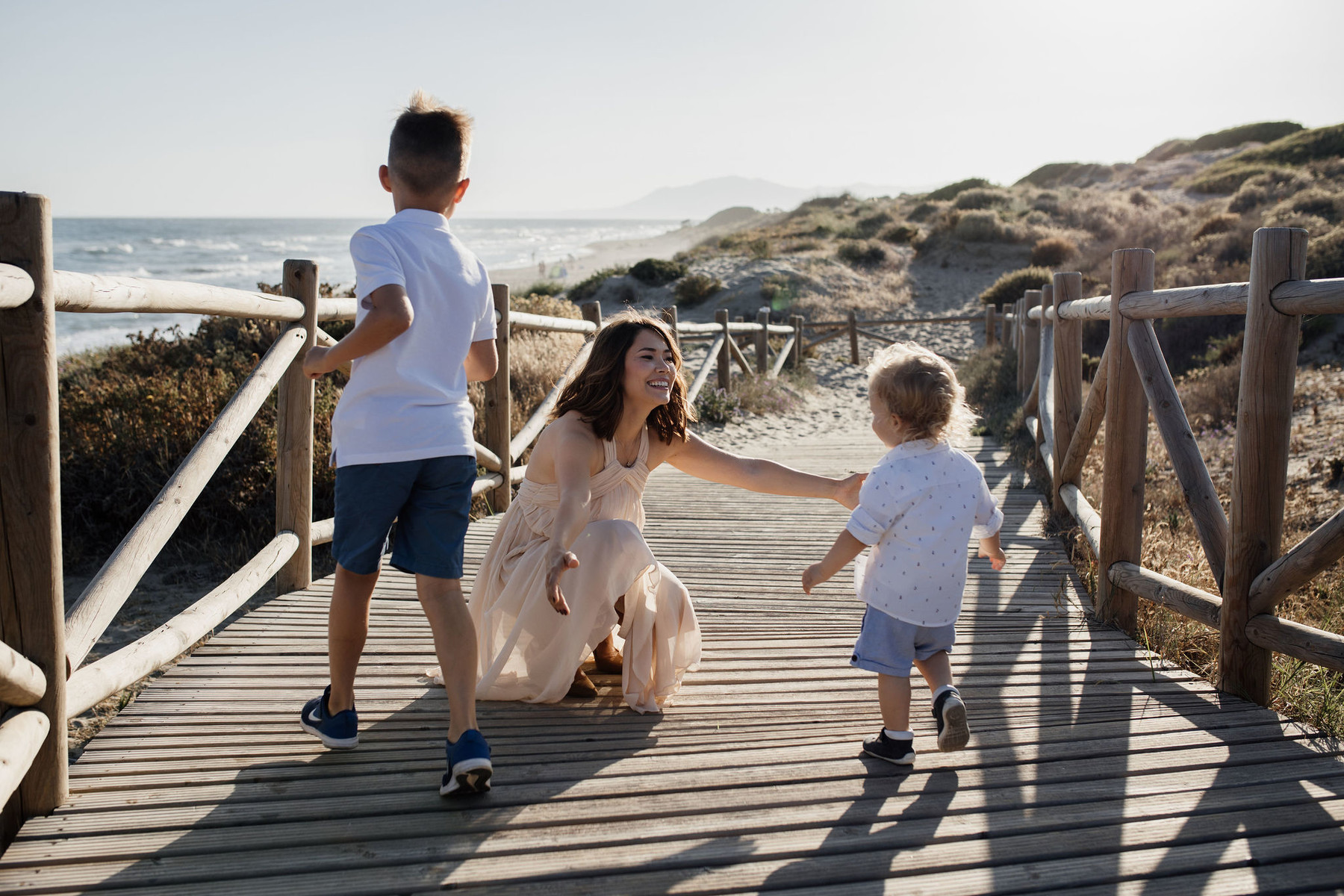 Sesión fotográfica de familia en Cabopino en Marbella