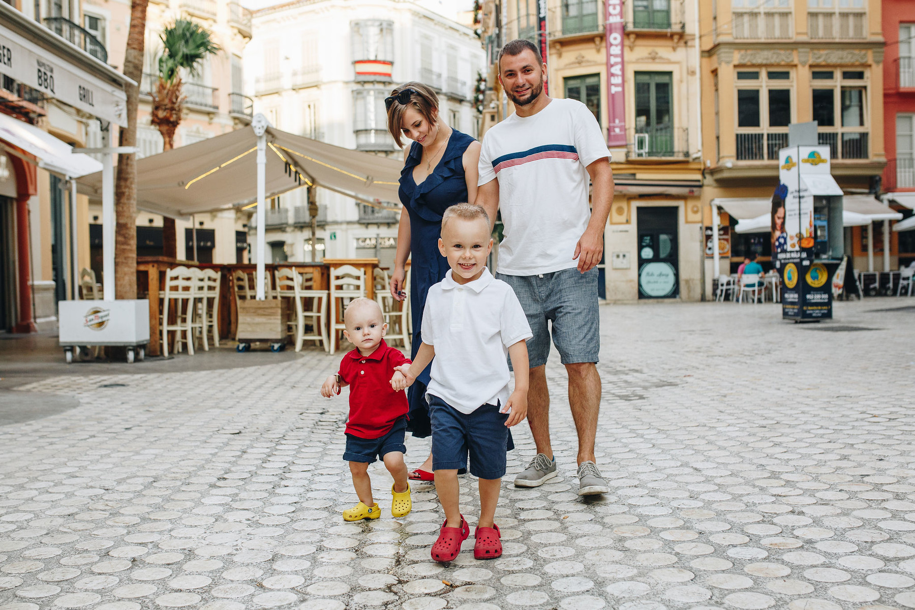 Family photo set in Málaga