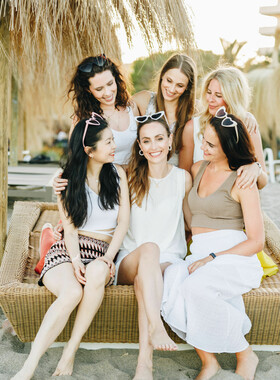 Фотосессия девичника в Порт Банусе, Марбелья