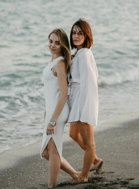 Sesión de fotos para tres amigas en el Centro de Marbella