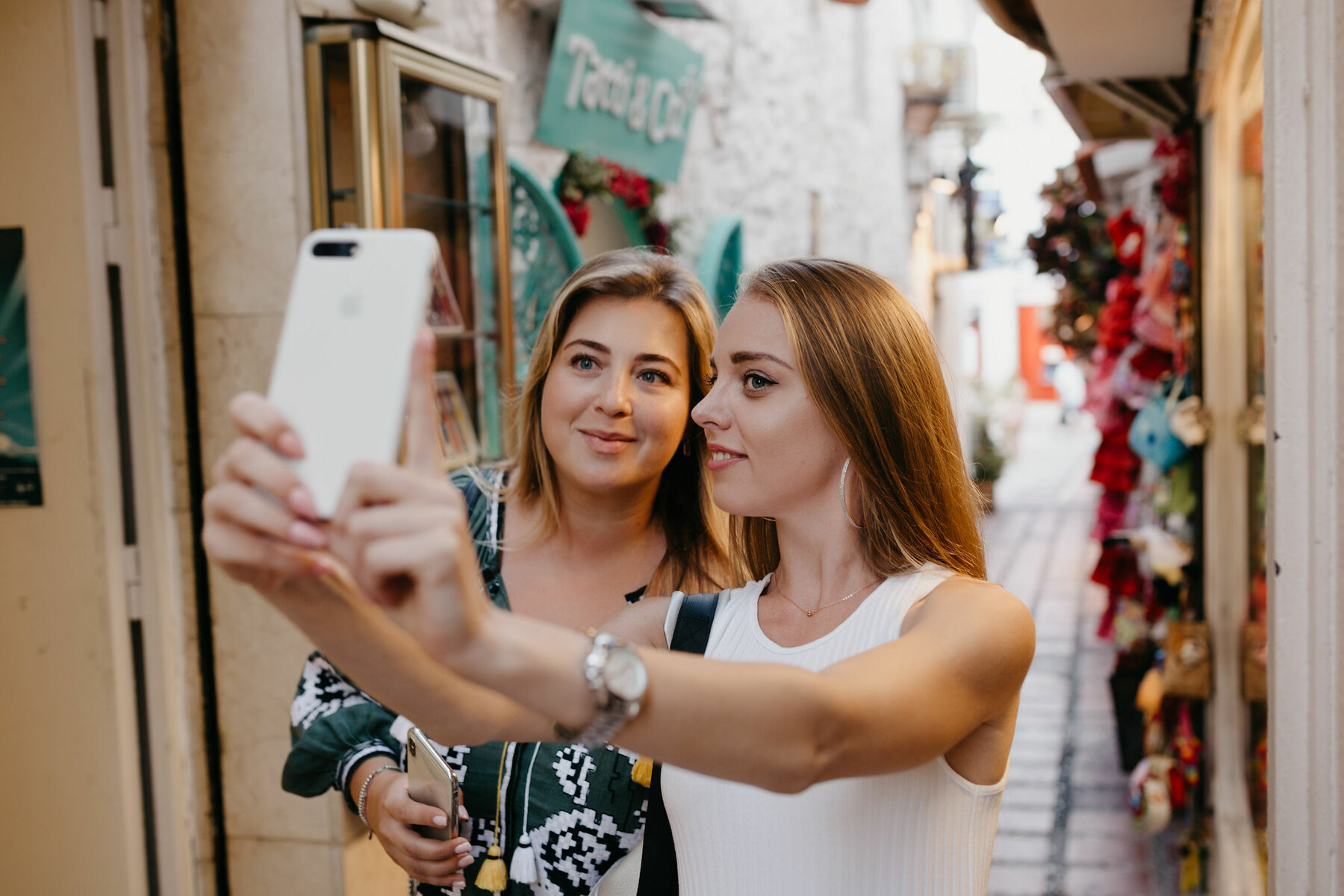 Photo set for three friends in the Center of Marbella