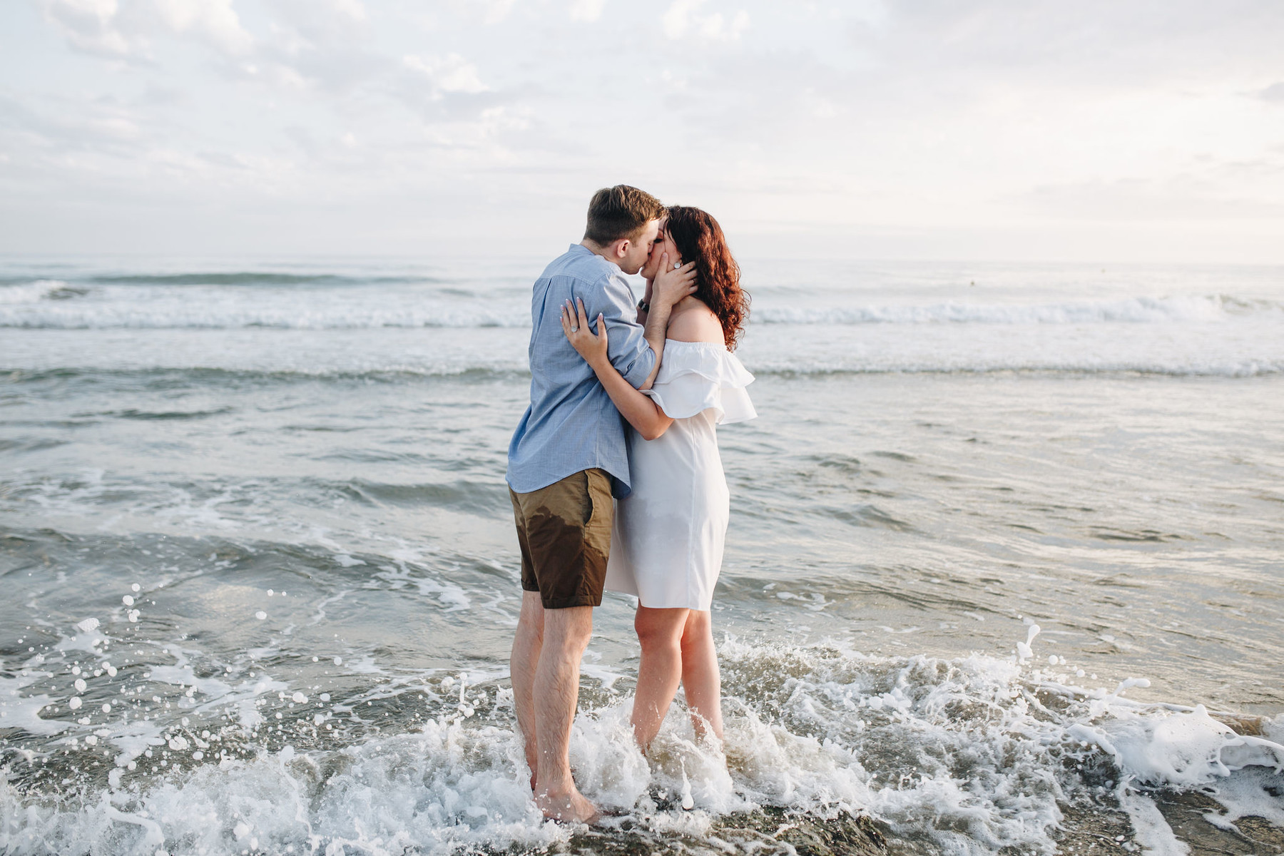 Love Story photo set on the beach in Marbella