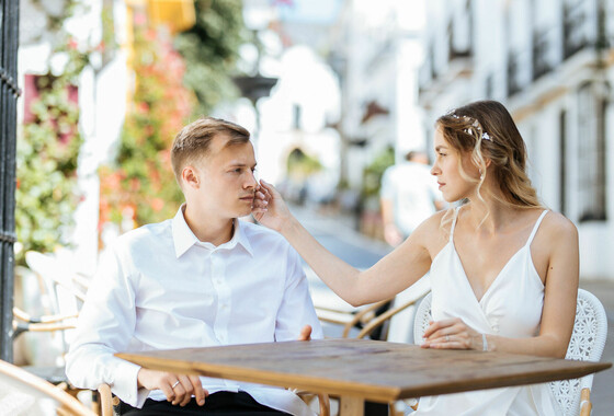 Свадебная прогулочкая фотосъемка в Марбелье