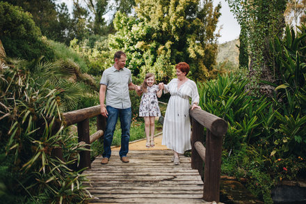 Sesión fotográfica de familia en Benahavís y en la playa de San Pedro