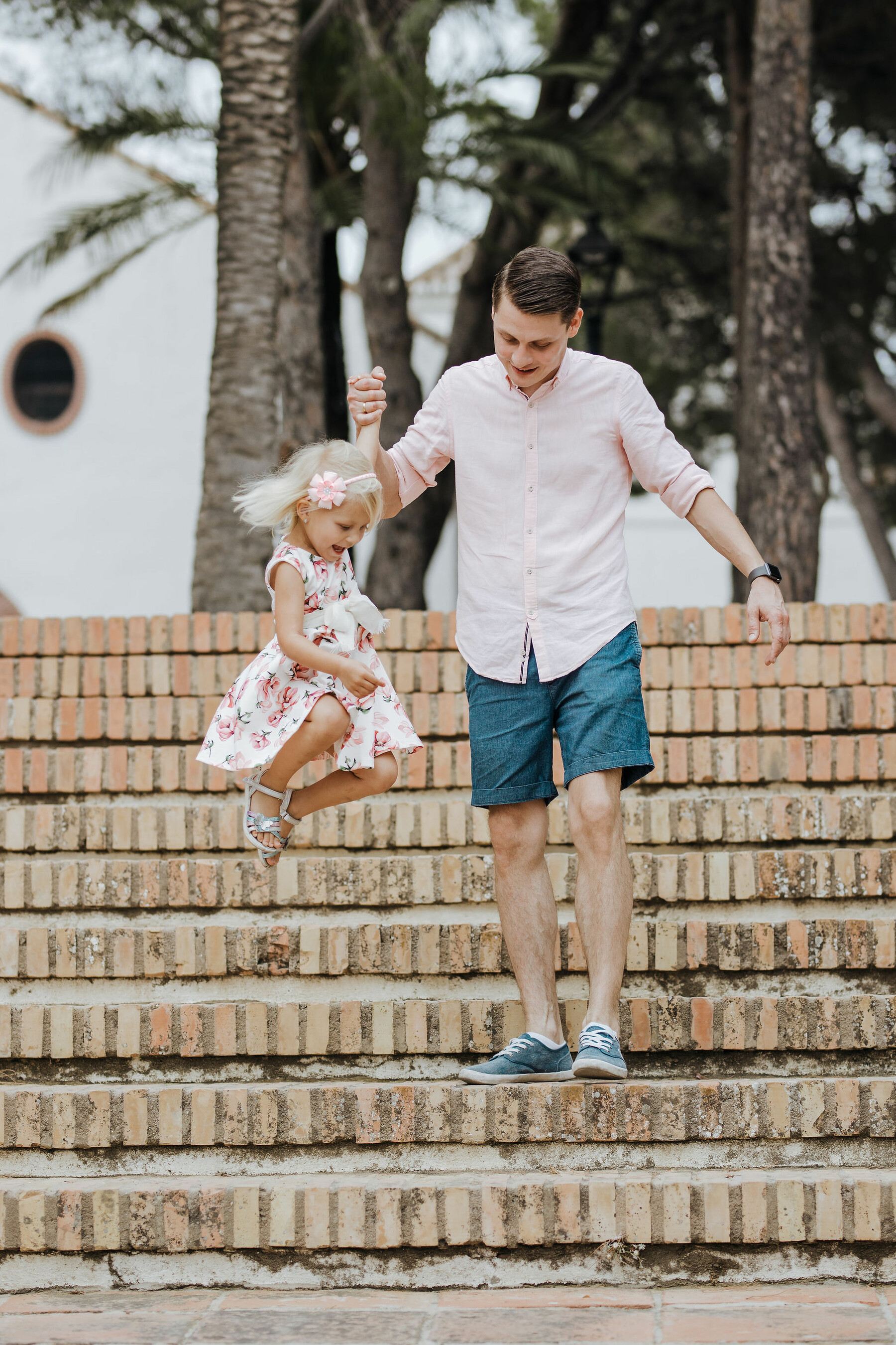 Family photo set in Mijas Pueblo