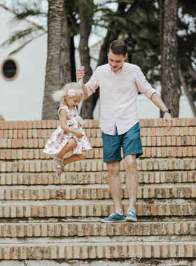Family photo set in Mijas Pueblo