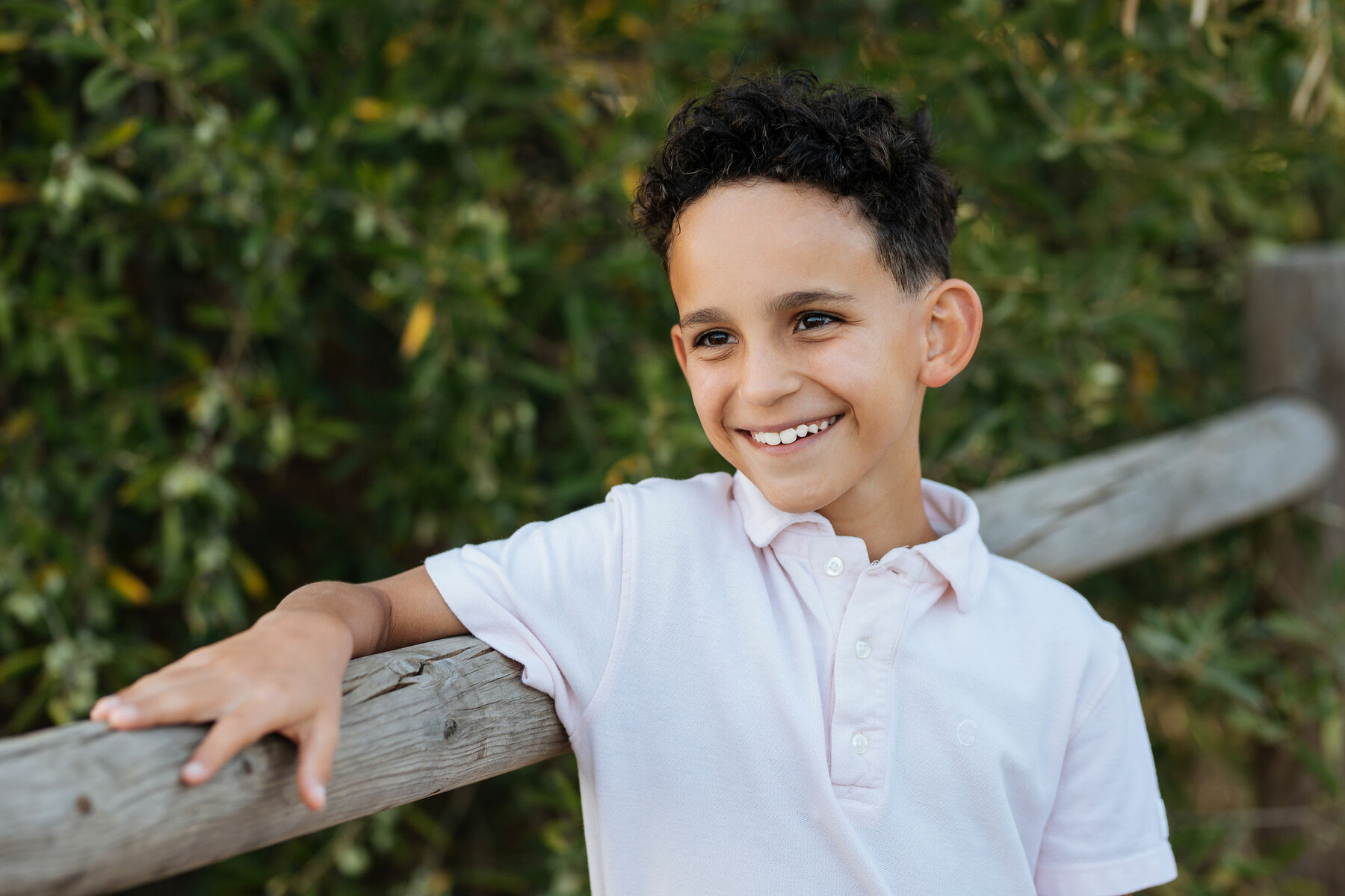 Sesión de fotos de familia en la playa en Marbella, Málaga