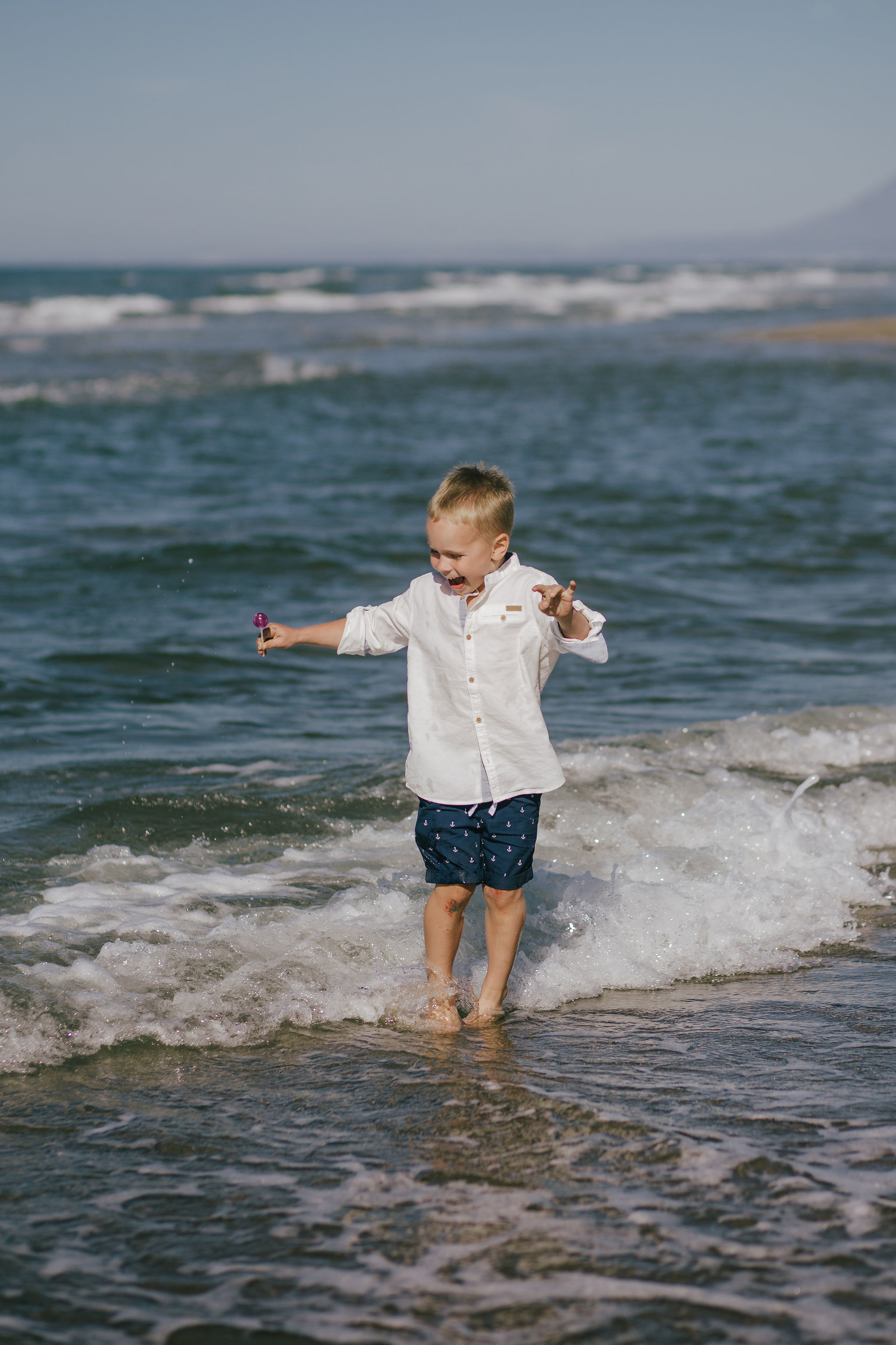 Family photo shoot in bohemian style in Marbella