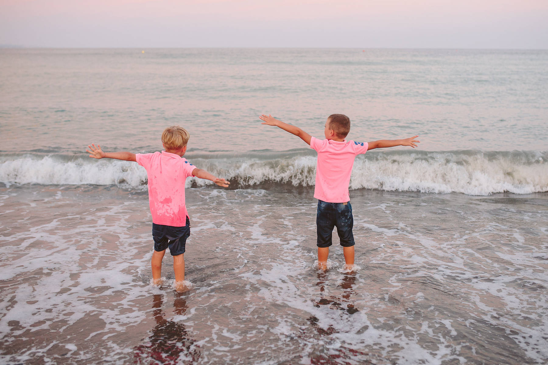 Family photo shooting in Puerto Banús in Marbella