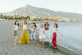 Фотосессия девичника в Порт Банусе, Марбелья