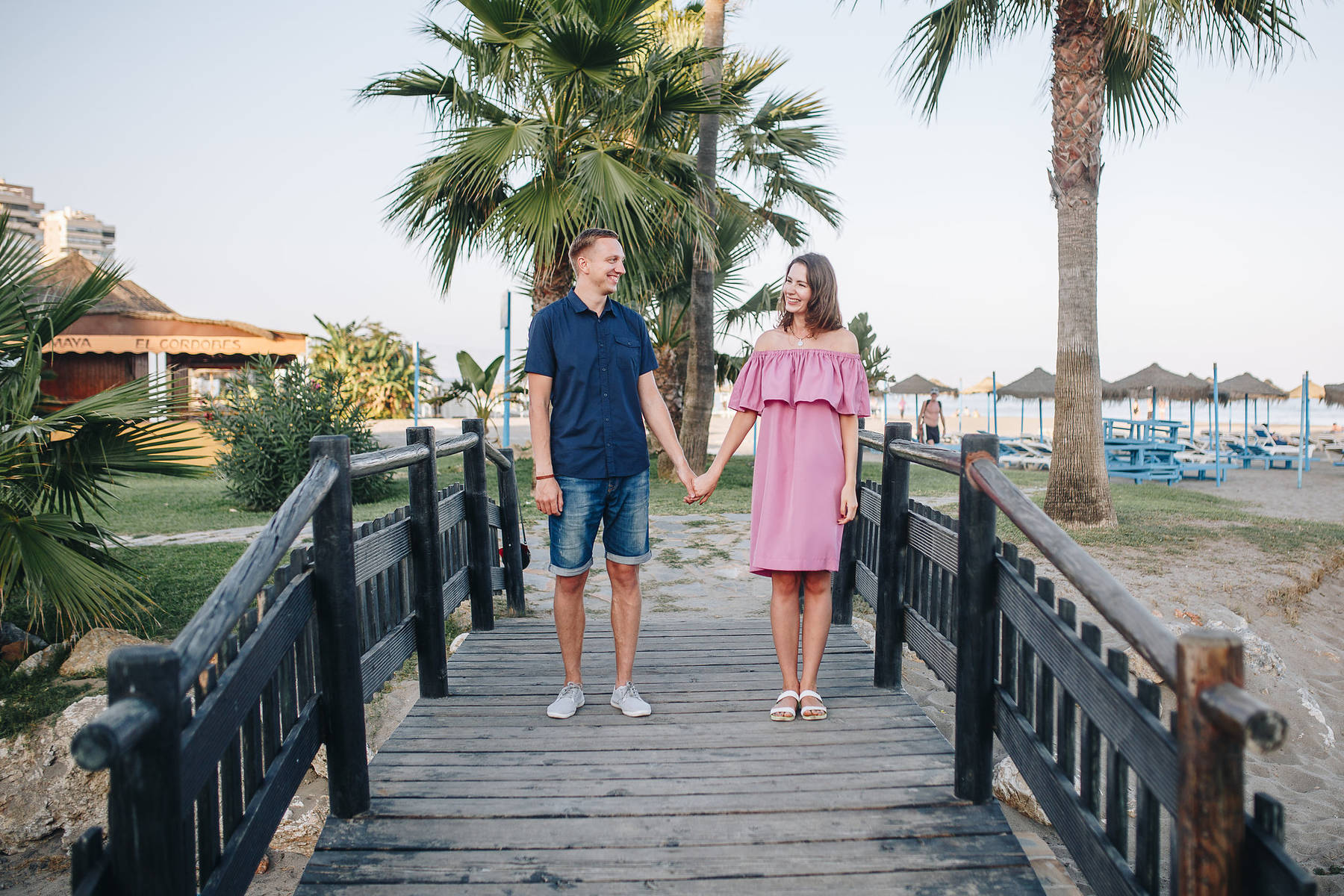 Love Story photo shoot on the beach of Torremolinos