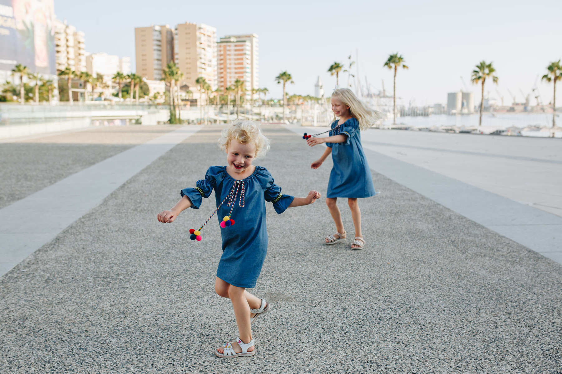 Family photo shoot in the Port of Málaga