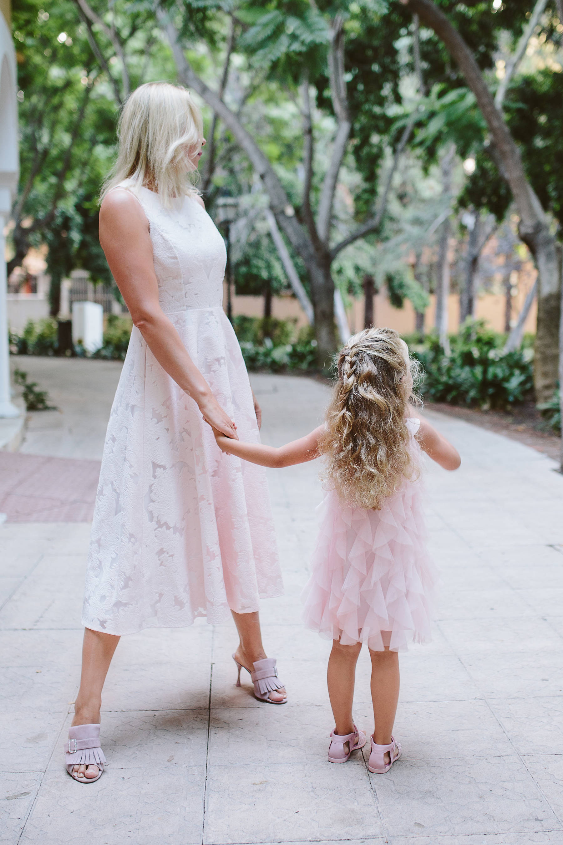 Family photo shoot at the Park of Marbella