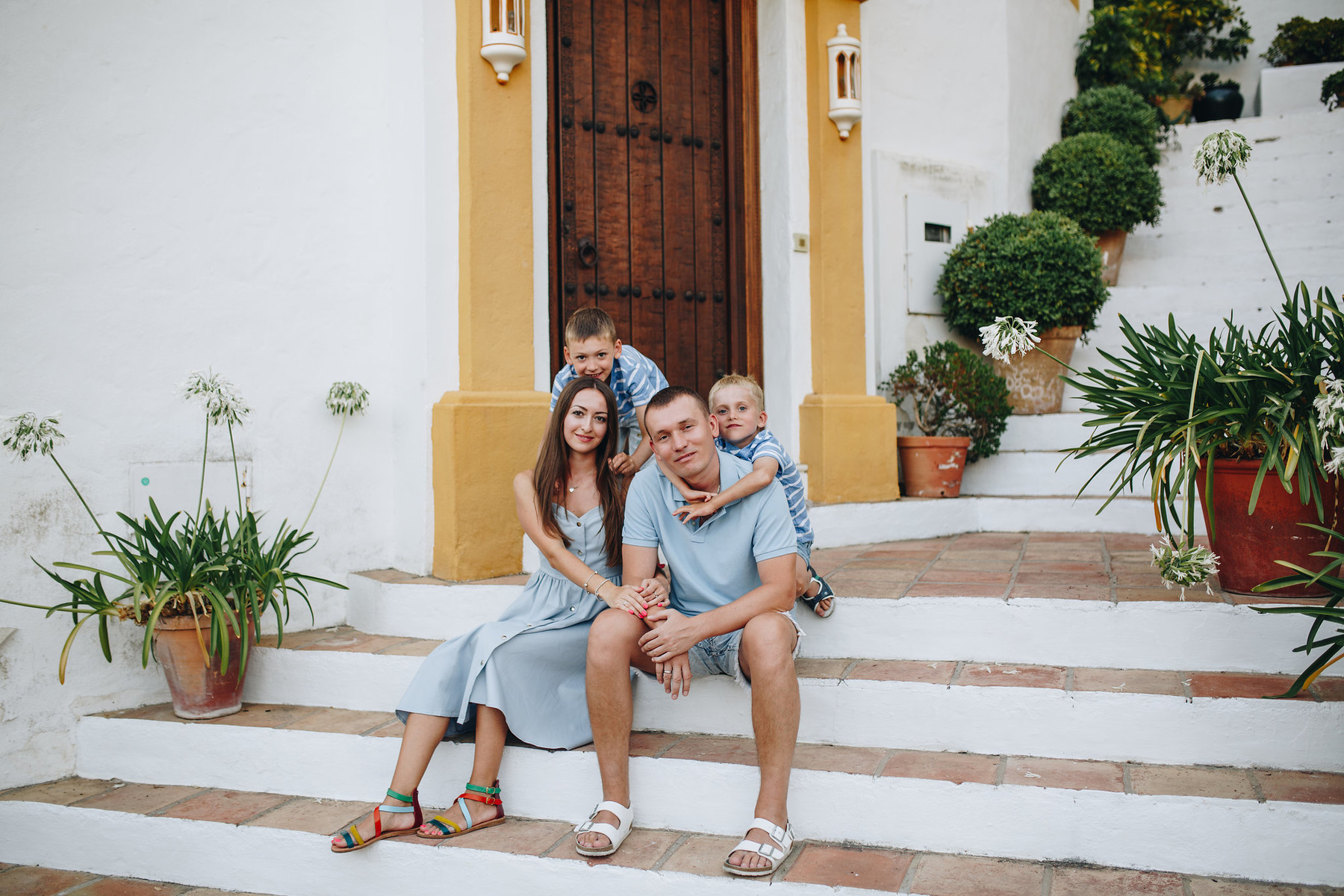 Family photo session in La Heredia, Benahavís