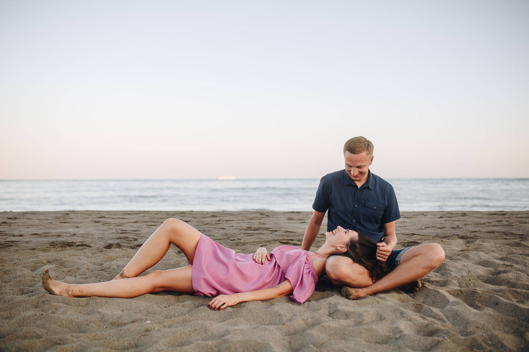 Love Story photo shoot on the beach of Torremolinos