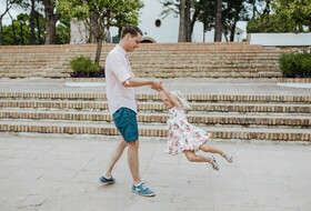 Family photo set in Mijas Pueblo