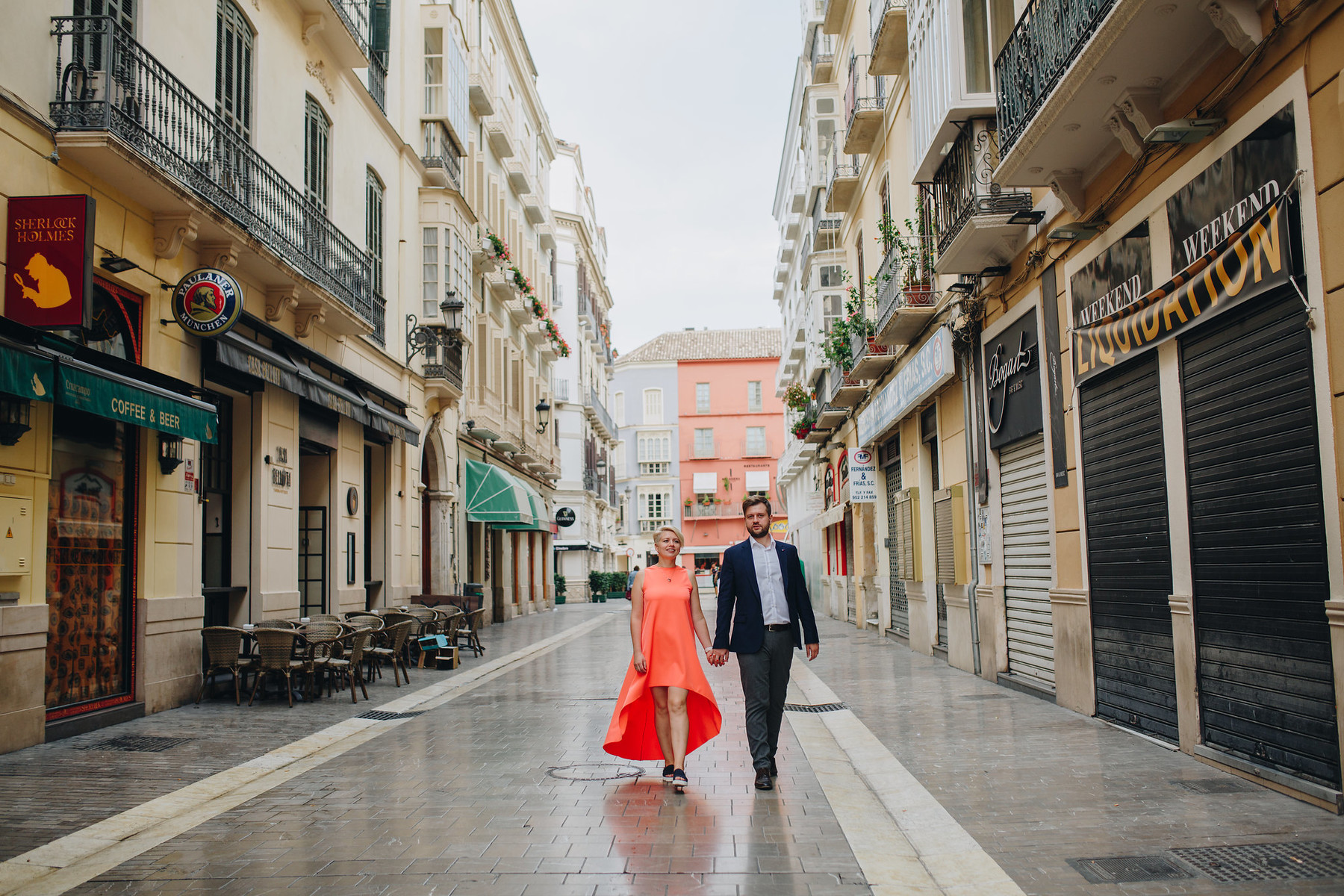 Anniversary family photo set in Malaga